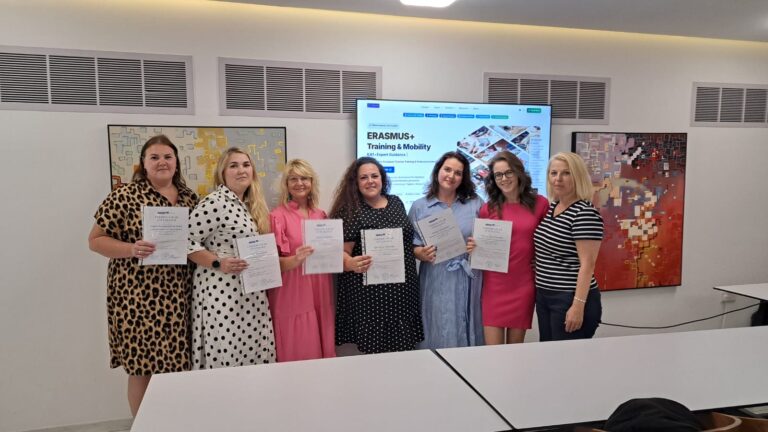 Bendradarbiavimu grįstas komandinis darbas įtraukiajame ugdyme: profesinė patirtis ir kultūrinis pažinimas Kipre